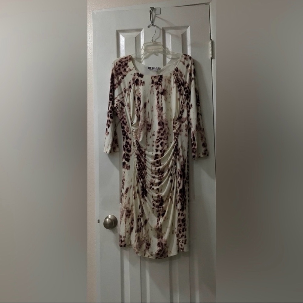 Jennifer Lopez Women’s XL Cream and Brown Long Sleeve Dress